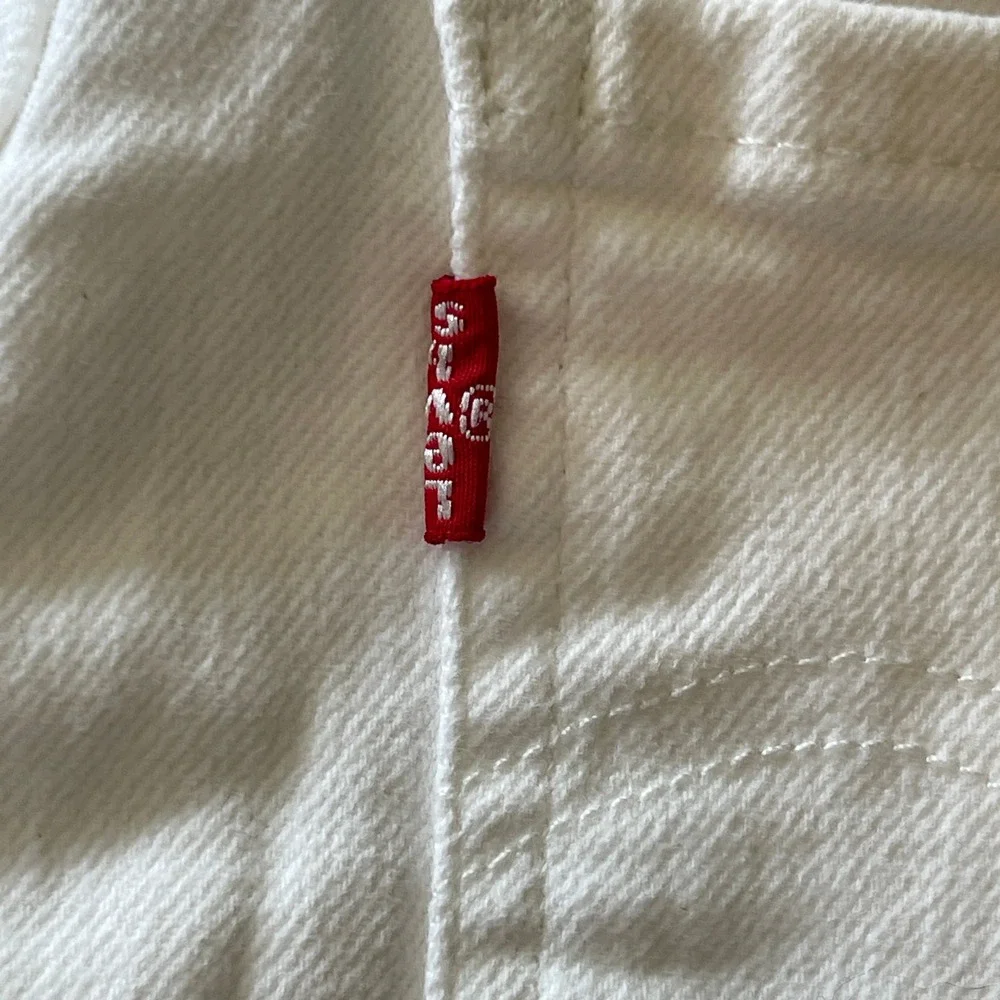 Levi Strauss & Co Women's‎ White Denim Mid Legnth Shorts Mid Rise W31